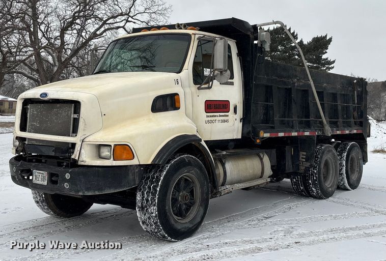 1997 Ford LT8513 dump truck - FG2604