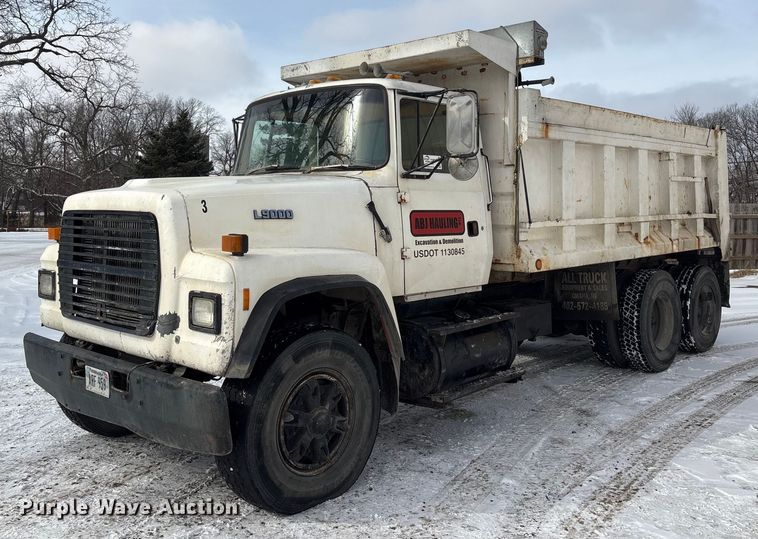 1992 Ford LT9000 dump truck - FG2606