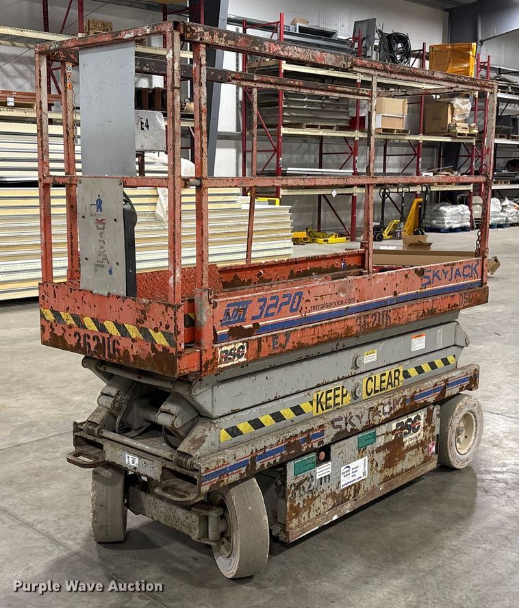 2000 Skyjack SJ III-3220 scissor lift - FG2642