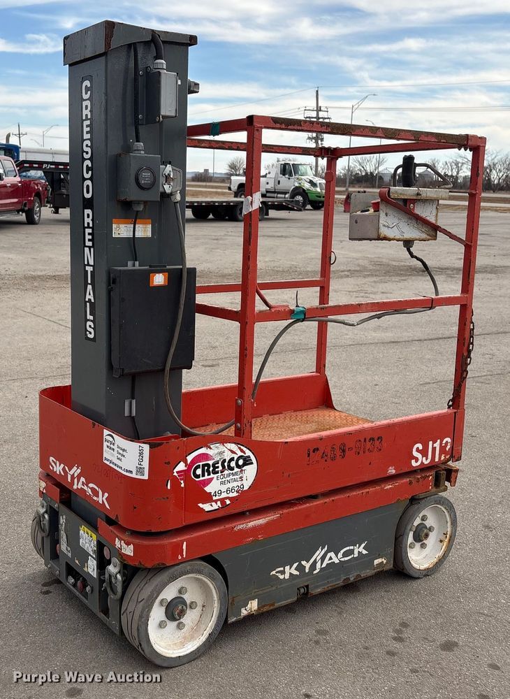 2017 Skyjack SJ12 vertical lift - FG2657