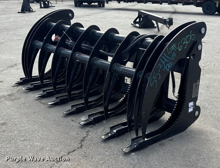 2025 Giyi CLG72 skid steer grapple bucket - FG2681