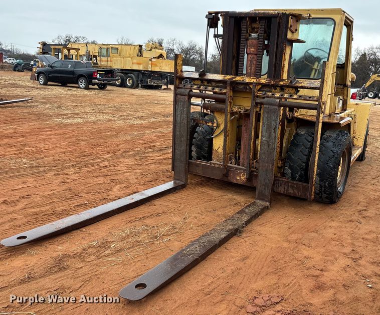 Caterpillar 300 forklift - FK2542