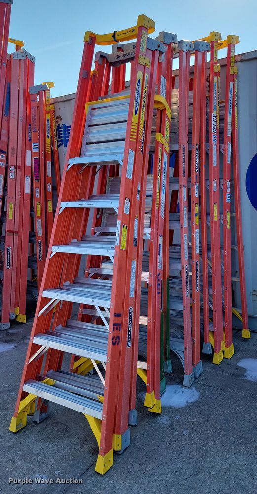 (8) Louisville ladders - NO9918