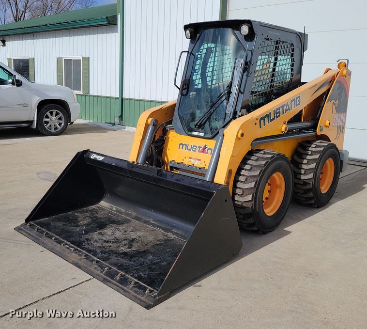 Mustang 2600R skid steer loader - NO9989