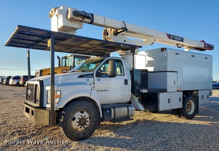 2017 Ford F750 Super Duty forestry bucket truck - YA1590