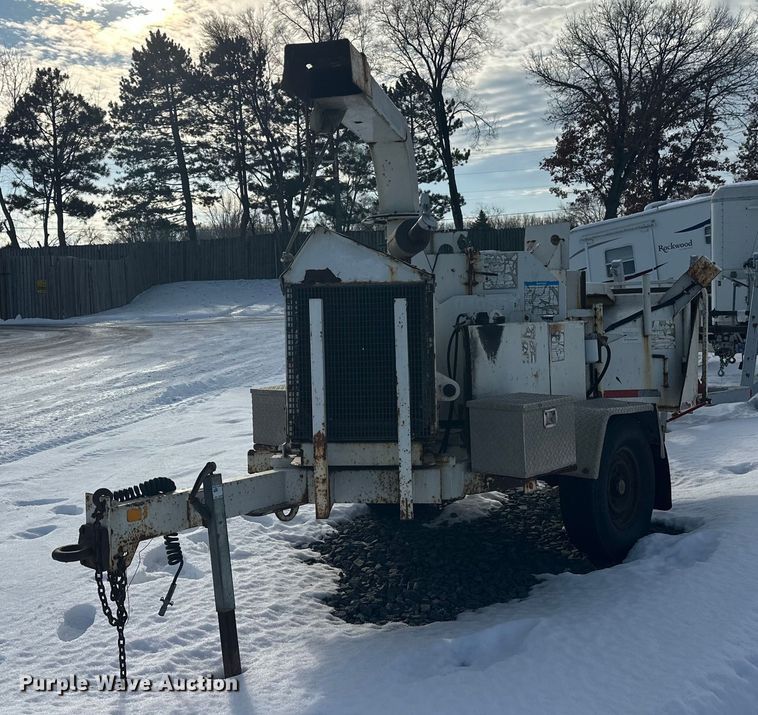 2004 Bandit 200 wood chipper - YA1594