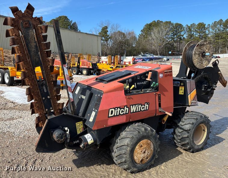 2015 Ditch Witch 410SX trencher - YA2040
