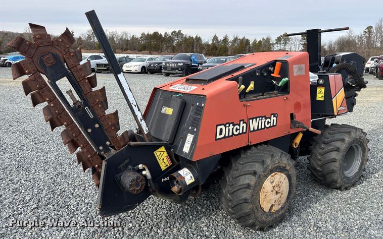 2016 Ditch Witch 410SX trencher - YA2047