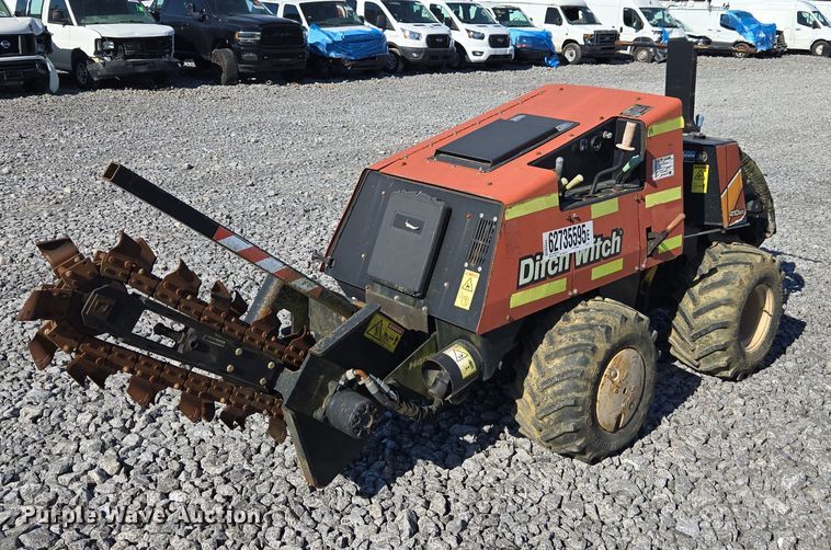 2016 Ditch Witch 410SX trencher - YA2051
