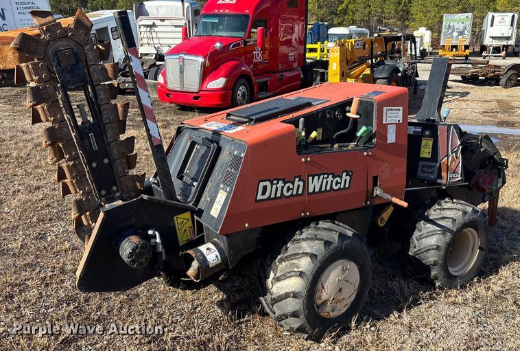 2017 Ditch Witch 410SX trencher - YA2053