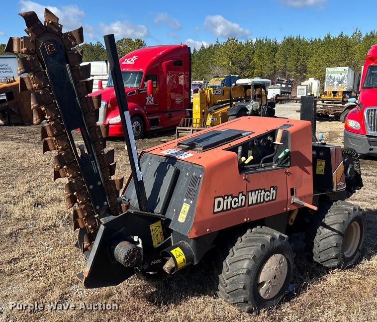 2016 Ditch Witch 410SX trencher - YA2056