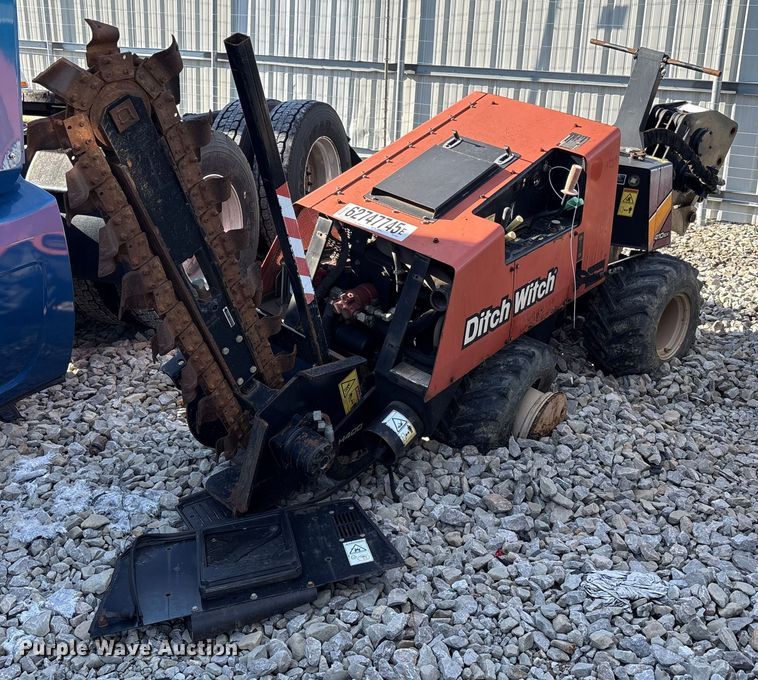 2015 Ditch Witch 410SX trencher - YA2058