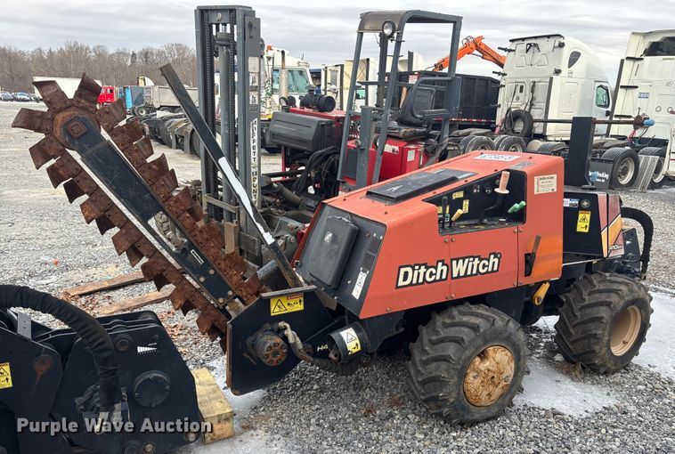 2016 Ditch Witch 410SX trencher - YA2068