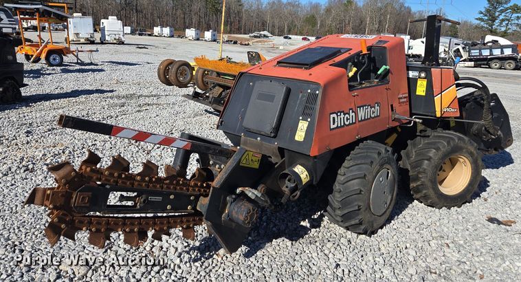 2016 Ditch Witch 410SX trencher - YA2075