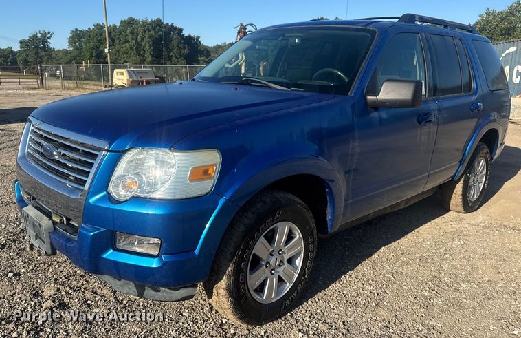 2010 Ford Explorer SUV - DW6560