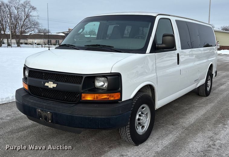 2016 Chevrolet Express 3500 van - DW7463