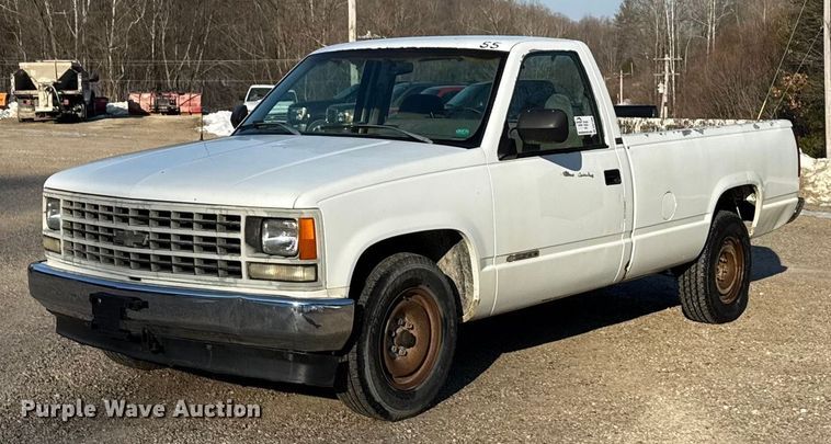1993 Chevrolet Cheyenne C2500 pickup truck - DW7496