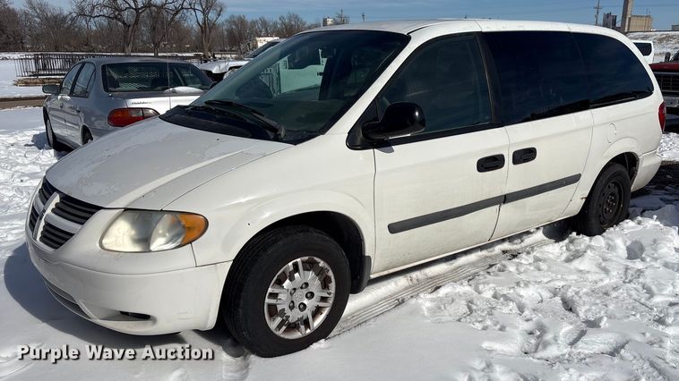 2006 Dodge Grand Caravan van - DZ4277