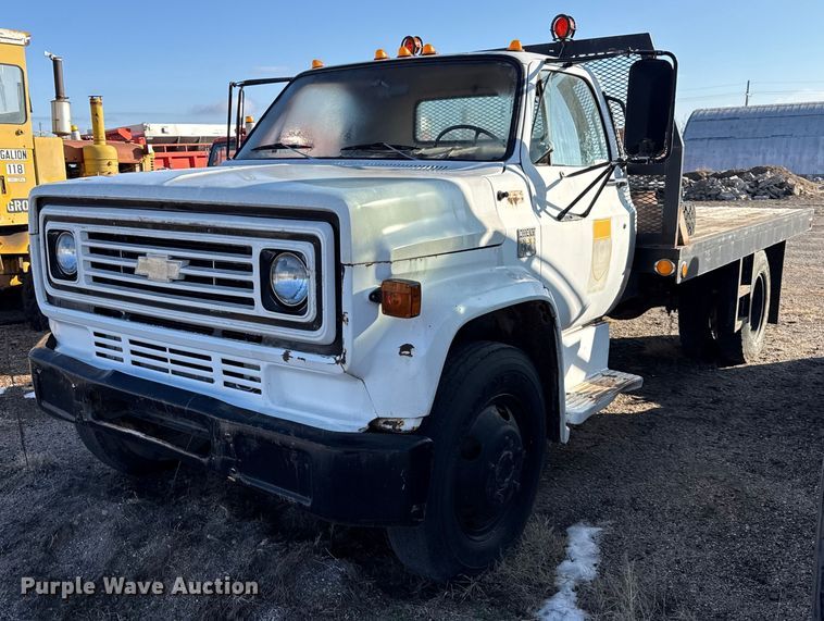 1979 Chevrolet C60 flatbed truck - DZ4282