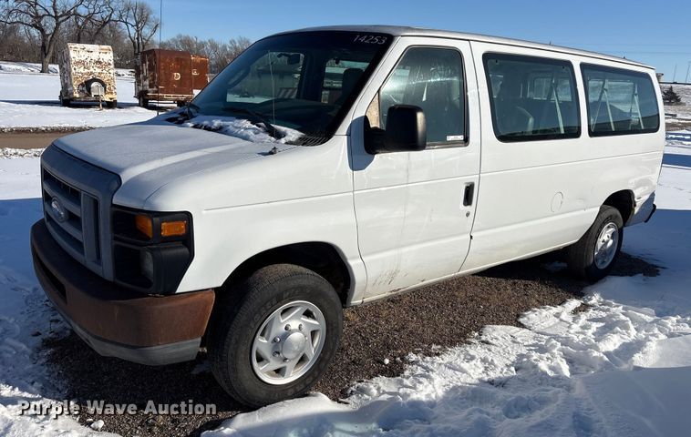 2011 Ford E350 van - DZ4288