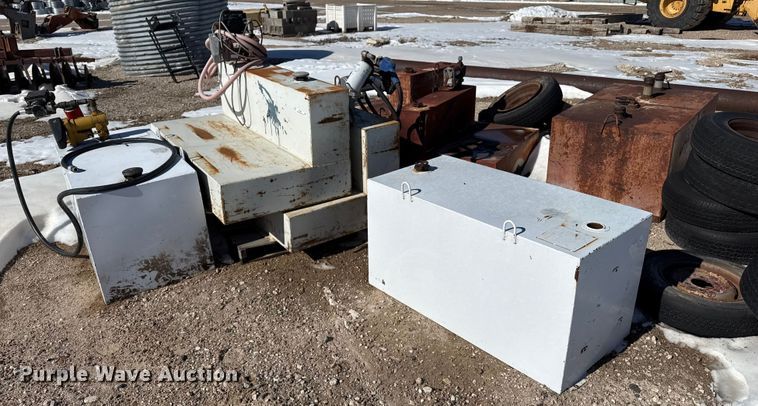 (7) fuel tanks - EP2870