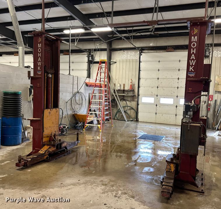 Mohawk TP20 two post lift - ES1020