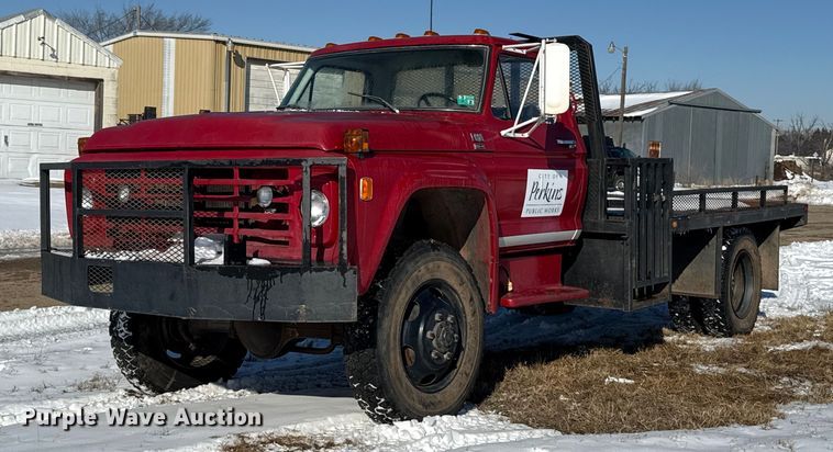 1979 Ford F600 flatbed truck - ES5745