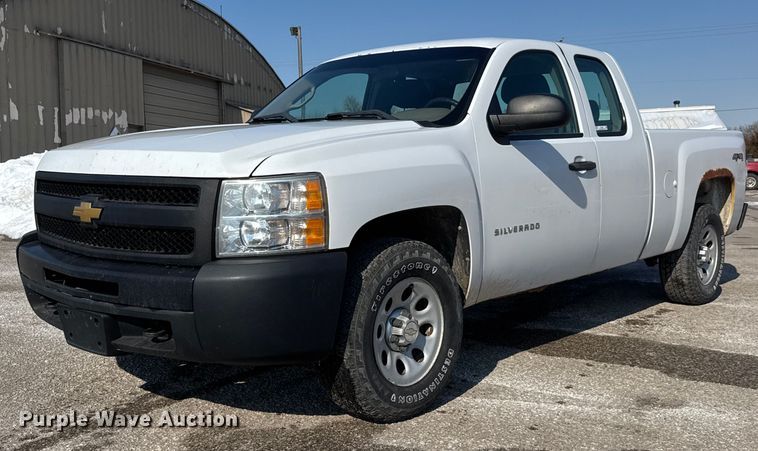 2012 Chevrolet Silverado 1500 Ext. Cab pickup truck - ET4432