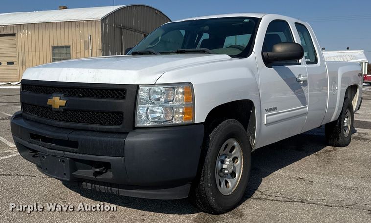2012 Chevrolet Silverado 1500 Ext. Cab pickup truck - ET4434