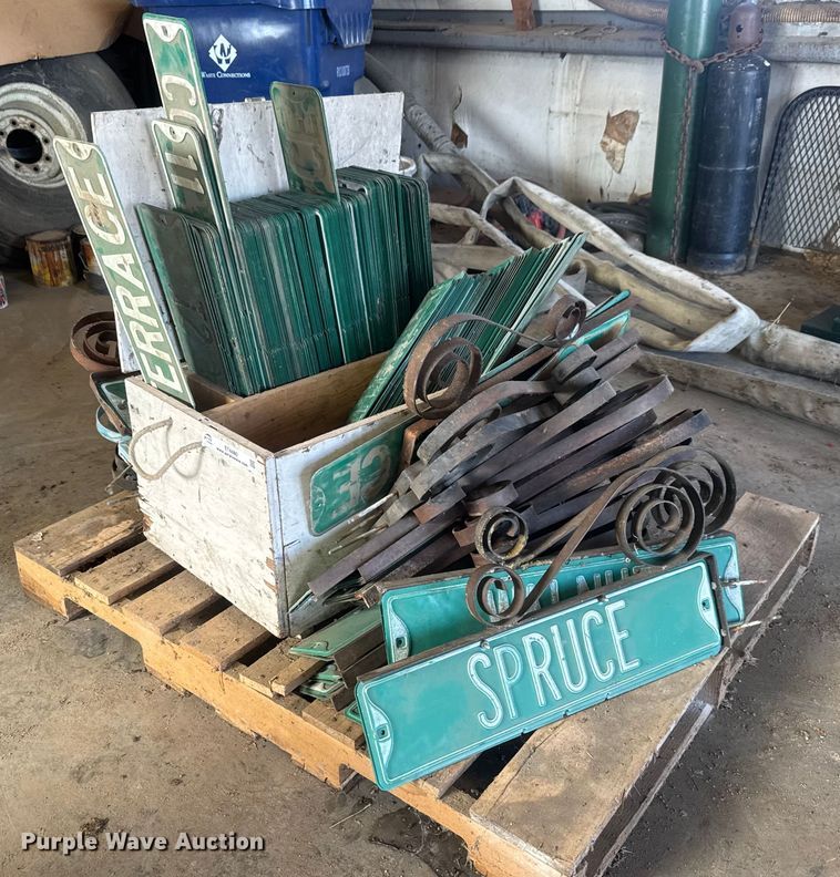 Street signs - ET4480