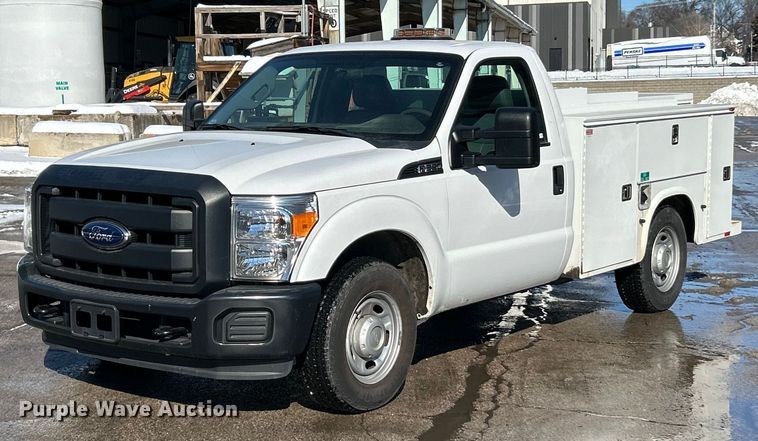 2014 Ford F250  Super Duty XL utility bed pickup truck - ET6915