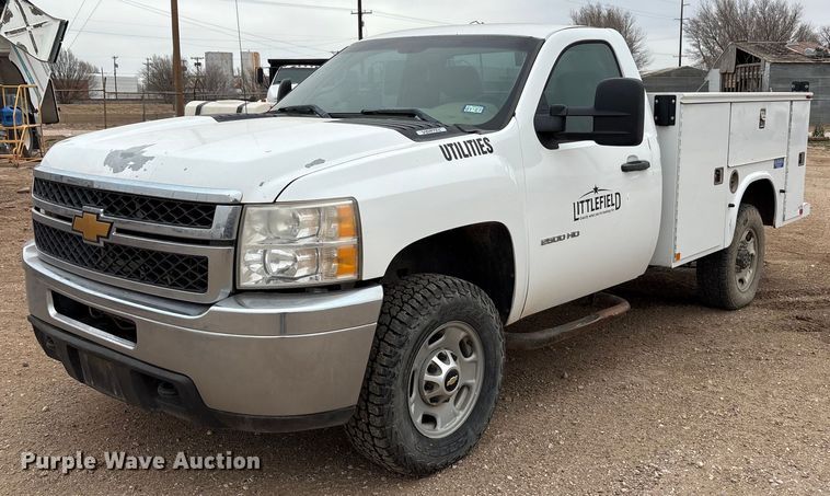 2013 Chevrolet Silverado 2500HD utility bed pickup truck - EU4801