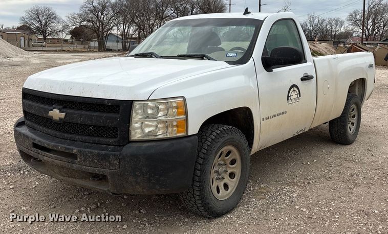 2009 Chevrolet Silverado 1500 pickup truck - EU4809
