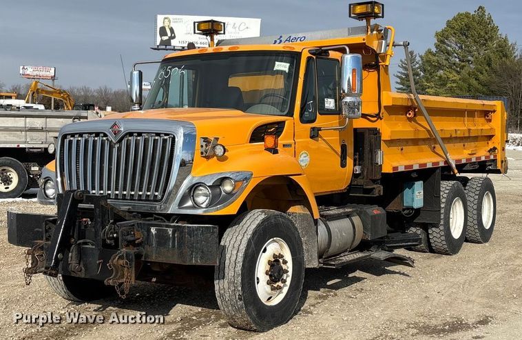2011 International 7500 WorkStar dump truck - FG0045