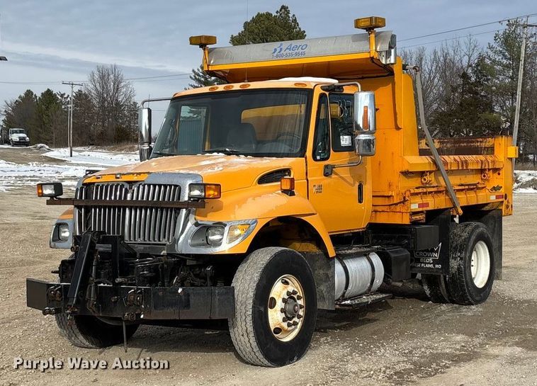 2006 International 7400 dump truck - FG0046