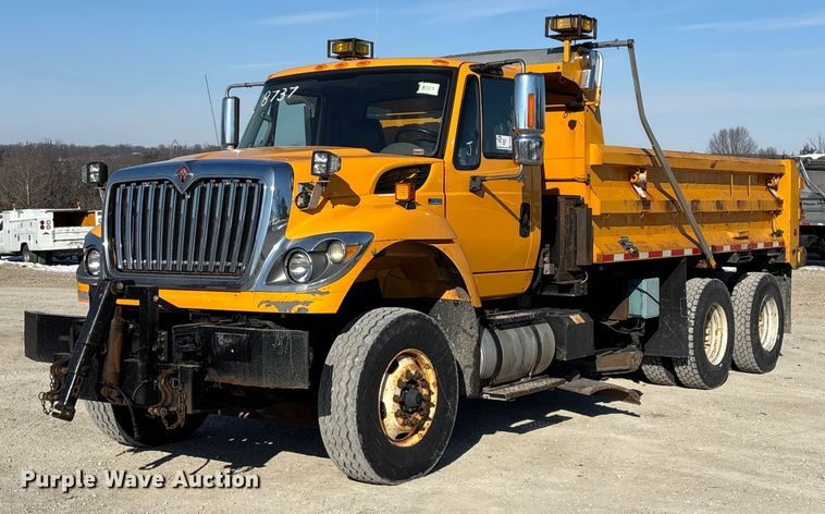 2013 International 7500 WorkStar dump truck - FG0048