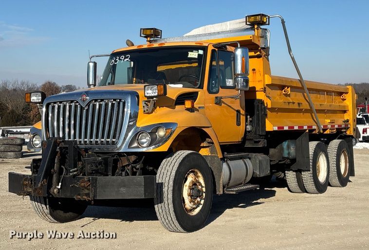 2010 International 7500 WorkStar dump truck - FG0050