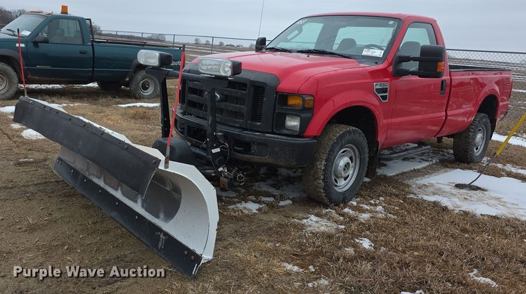 2008 Ford F350 Super Duty XL pickup truck - FI0819