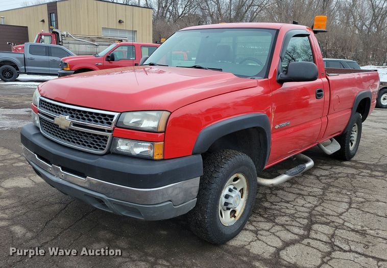 2005 Chevrolet 2500HD Silverado pickup truck - NO9996