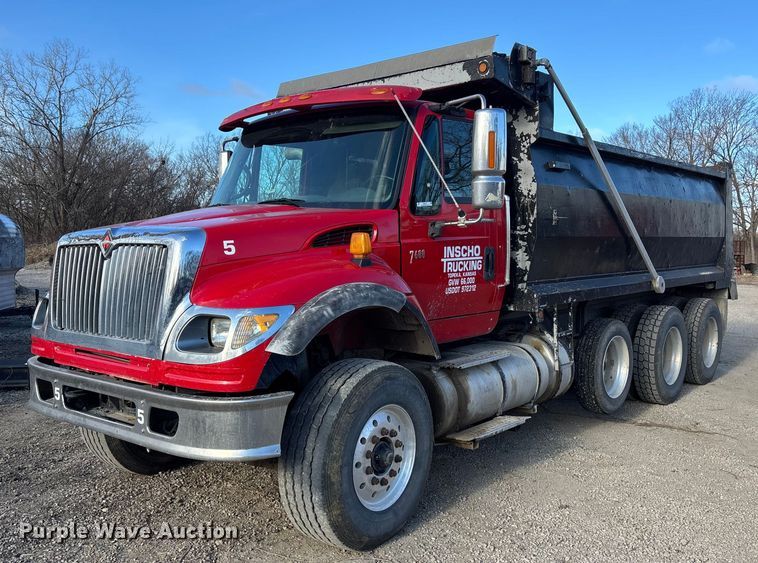 2005 International 7600 dump truck - OE9377