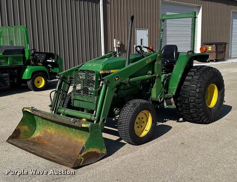 John Deere 1070 MFWD tractor - OE9535