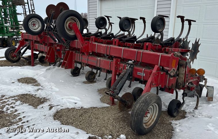J.I. Case 183 row crop cultivator - EF2391