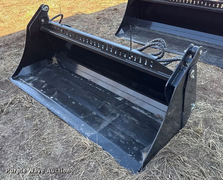 2025 Giyi four-in-one bucket - EN0253