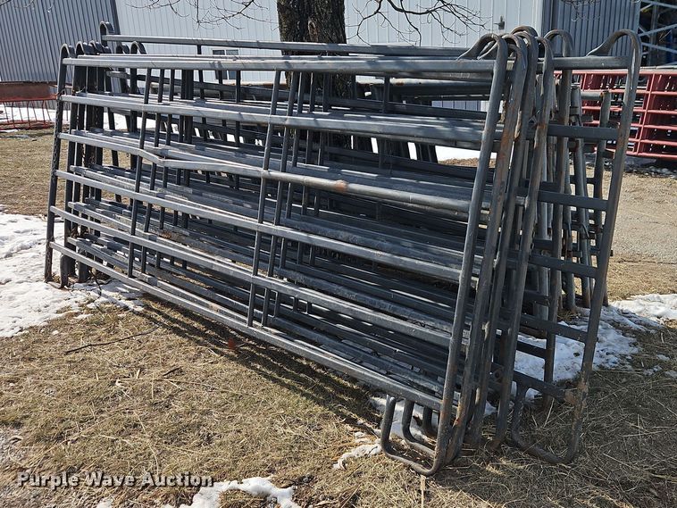 (19) livestock panels - EO4972