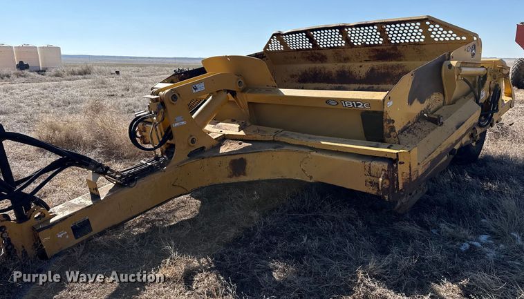 John Deere 1812C scraper - EP2878