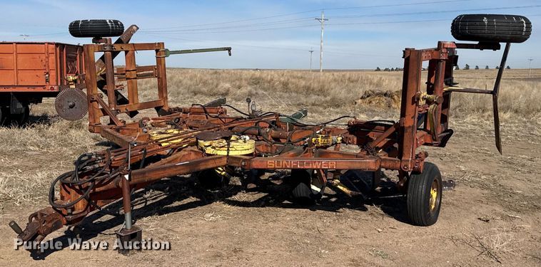 Sunflower sweep plow - EP2885