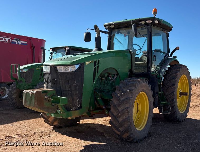 2016 John Deere 8245R MFWD tractor - EU4729