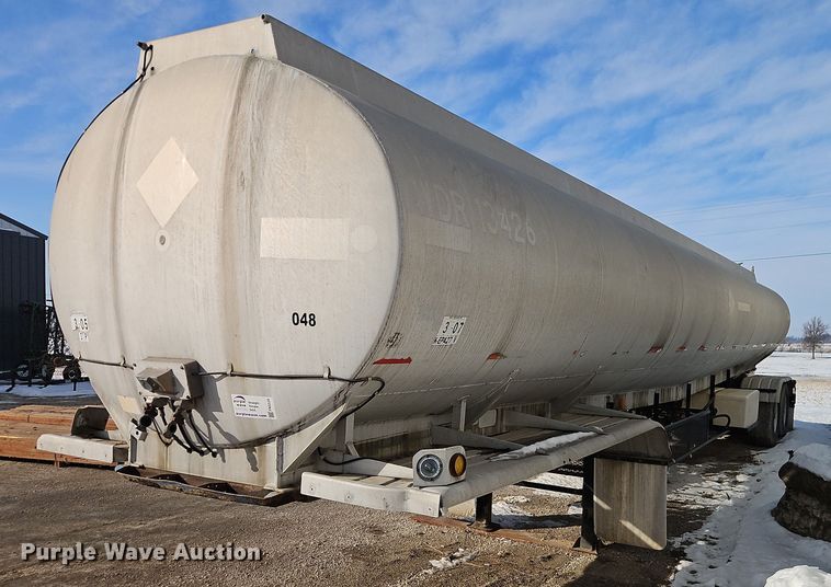 1990 Custom Trailers tank trailer - FN5526