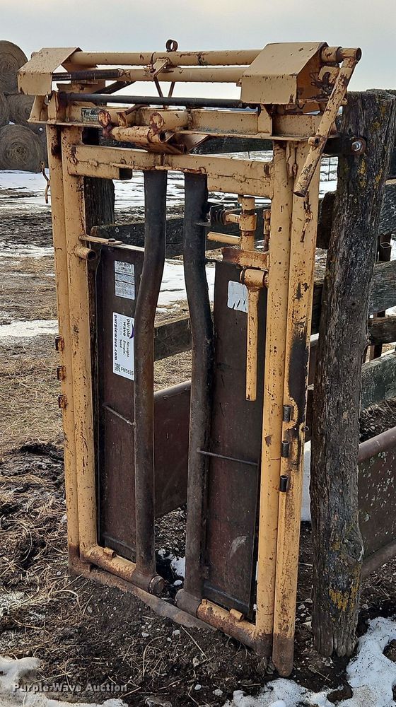 For-Most A-25 livestock head gate - FN5535