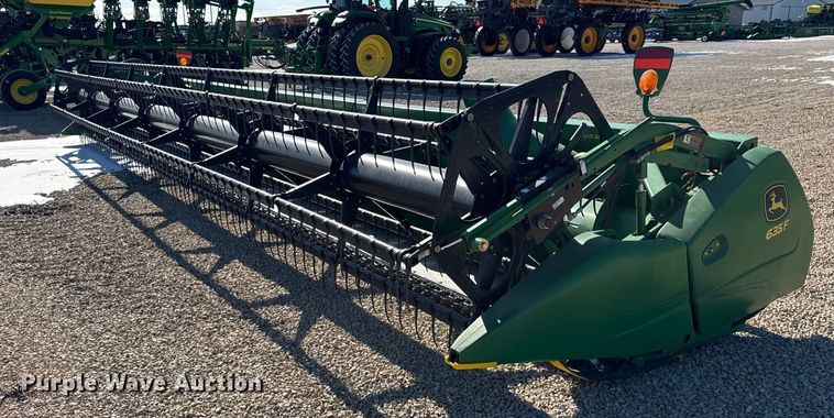 2010 John Deere 635F Hydraflex flex head - YA2210